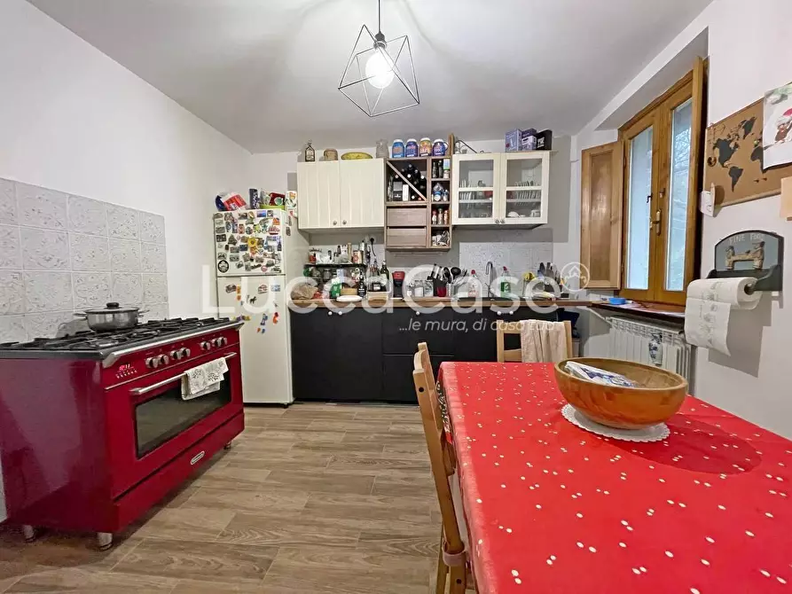 Immagine 8 di Casa indipendente in vendita  a Lucca