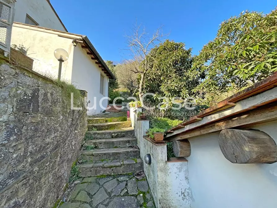 Immagine 5 di Casa indipendente in vendita  a Lucca