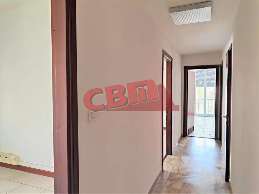 Immagine 9 di Appartamento in vendita  a Livorno