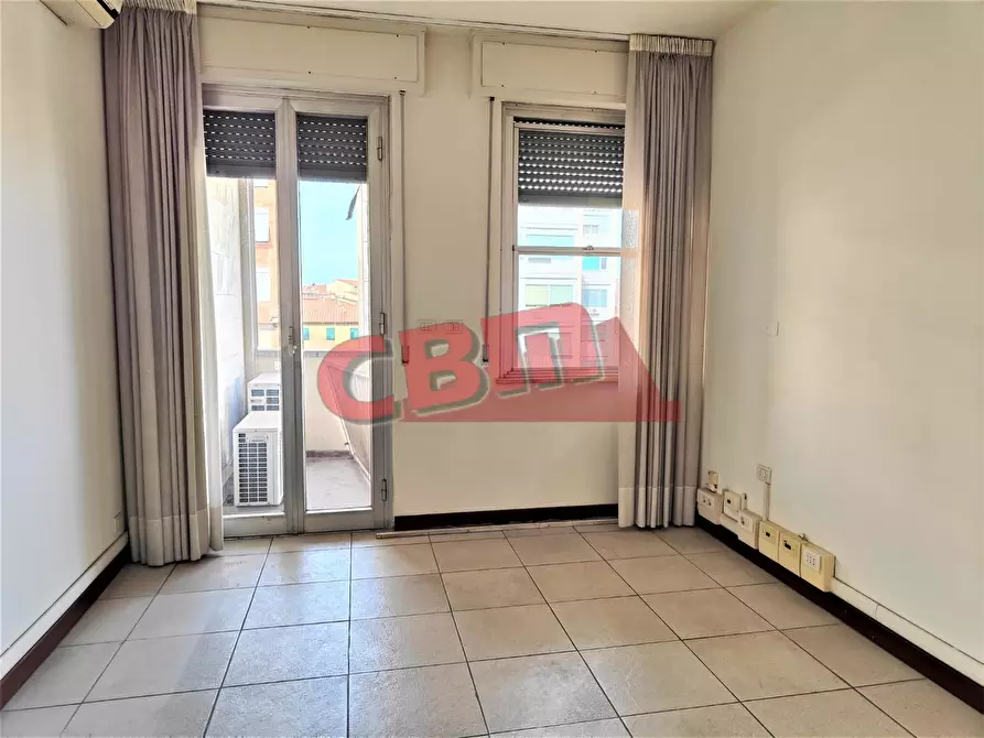 Immagine 5 di Appartamento in vendita  a Livorno