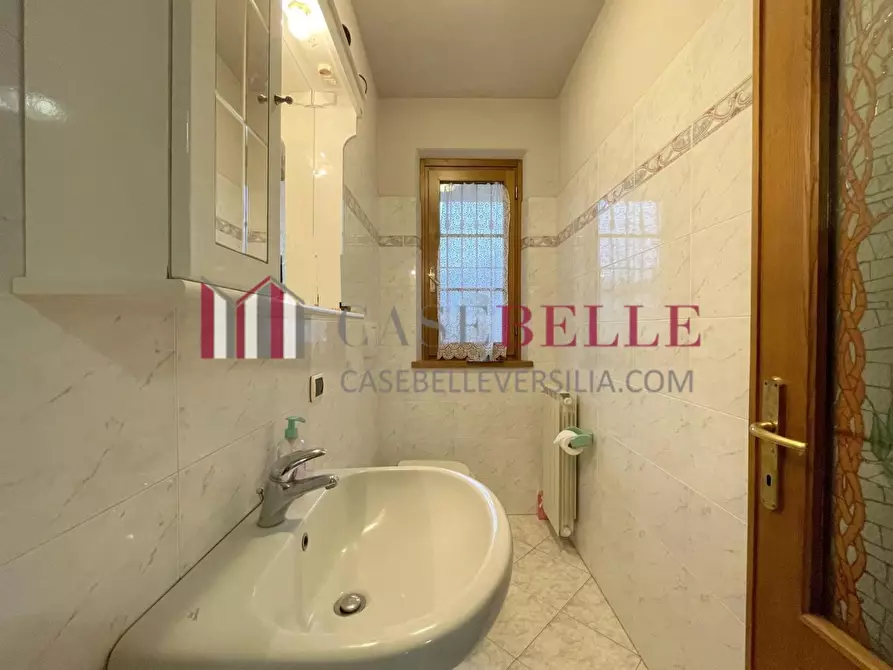 Immagine 8 di Casa indipendente in vendita  a Camaiore