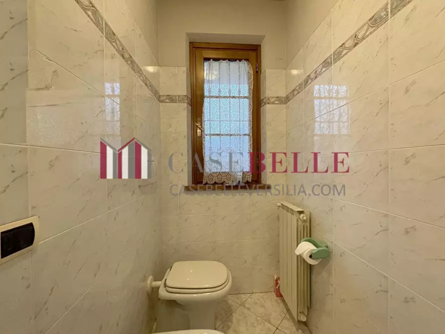 Immagine 9 di Casa indipendente in vendita  a Camaiore
