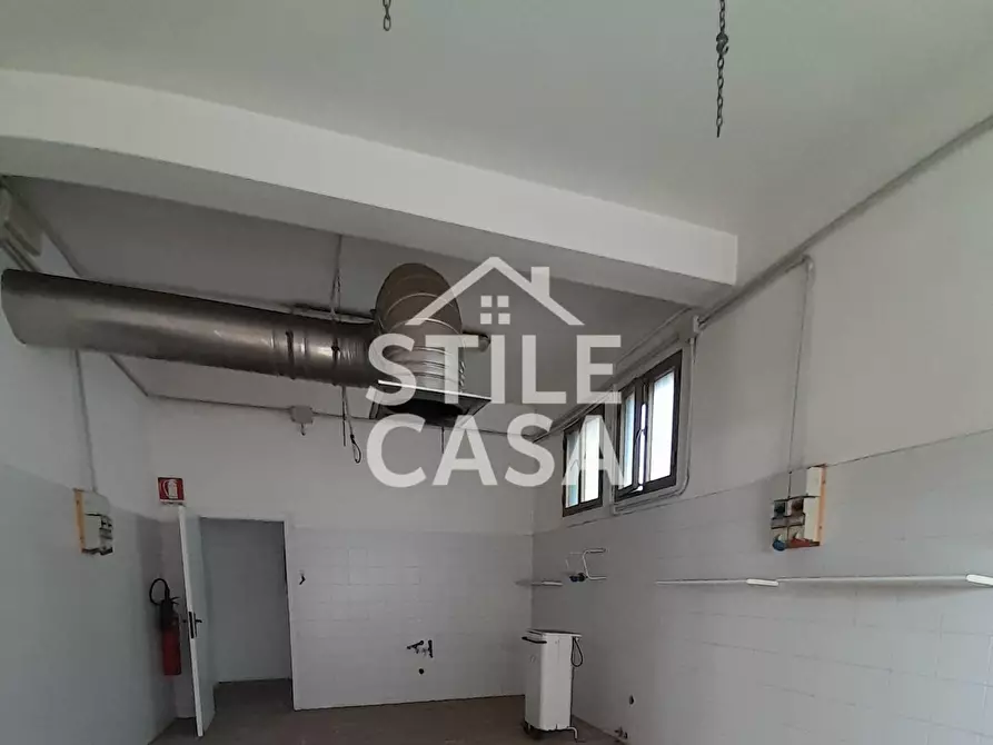 Immagine 5 di Locale commerciale in vendita  a Castelfranco Di Sotto