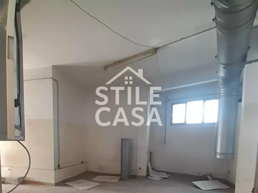 Immagine 4 di Locale commerciale in vendita  a Castelfranco Di Sotto