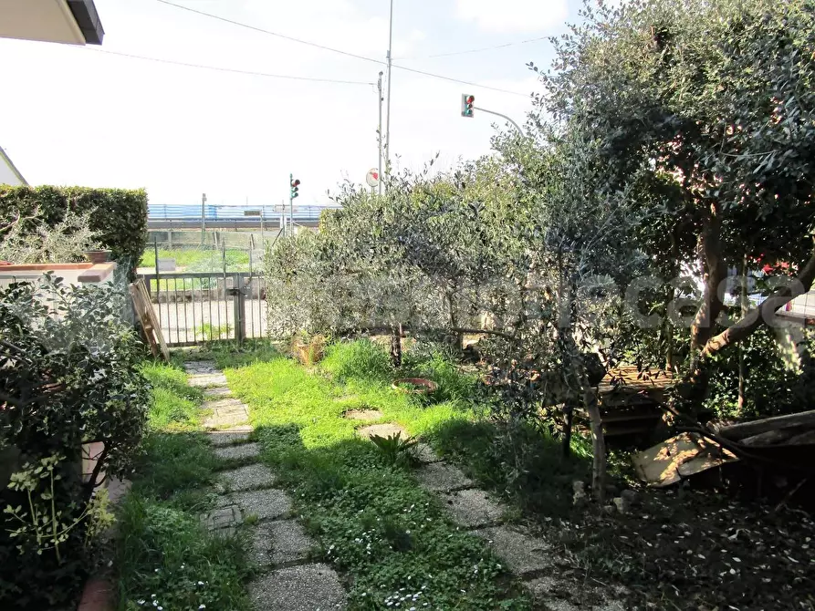 Immagine 20 di Villetta a schiera in vendita  a San Giuliano Terme