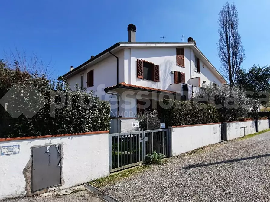 Immagine 3 di Villetta a schiera in vendita  a San Giuliano Terme