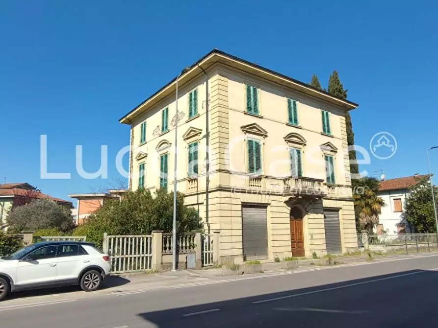 Immagine 2 di Villa in vendita  a Altopascio