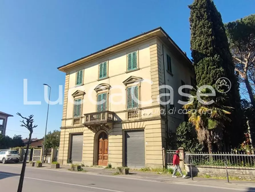 Immagine 3 di Villa in vendita  a Altopascio