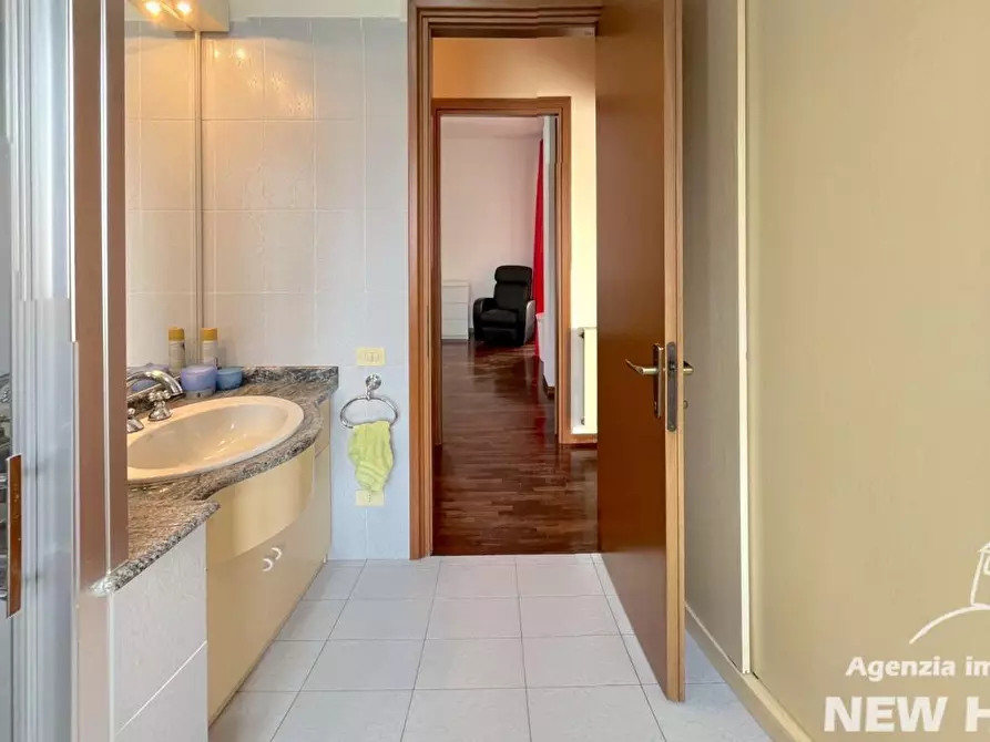 Immagine 31 di Appartamento in vendita  a Vecchiano