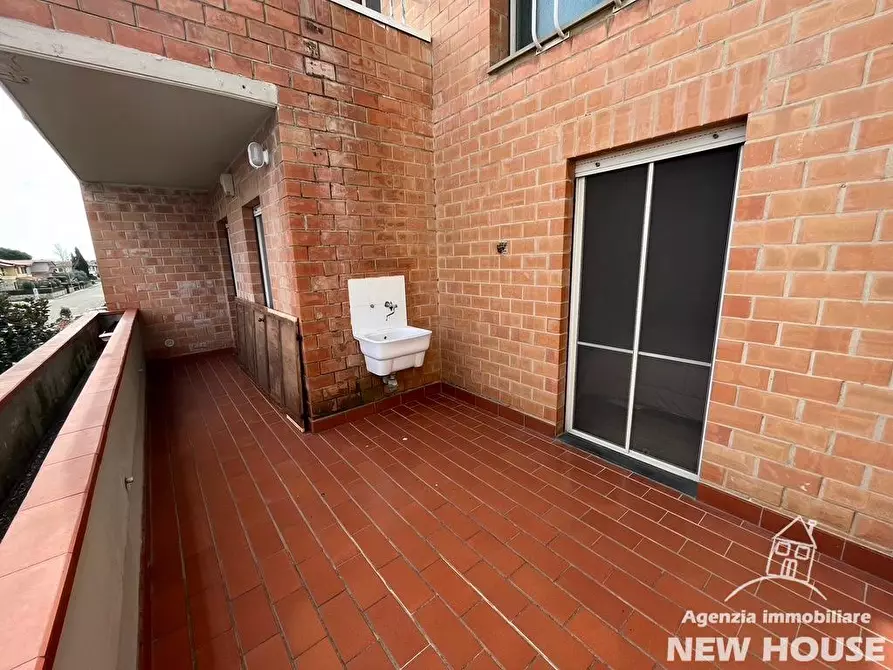 Immagine 41 di Appartamento in vendita  a Vecchiano