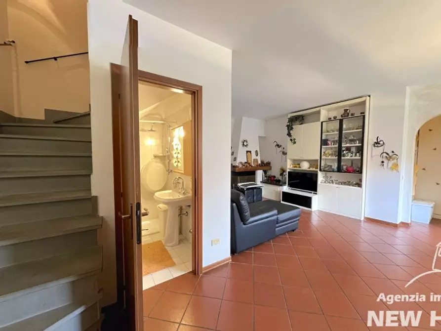 Immagine 6 di Appartamento in vendita  a Vecchiano