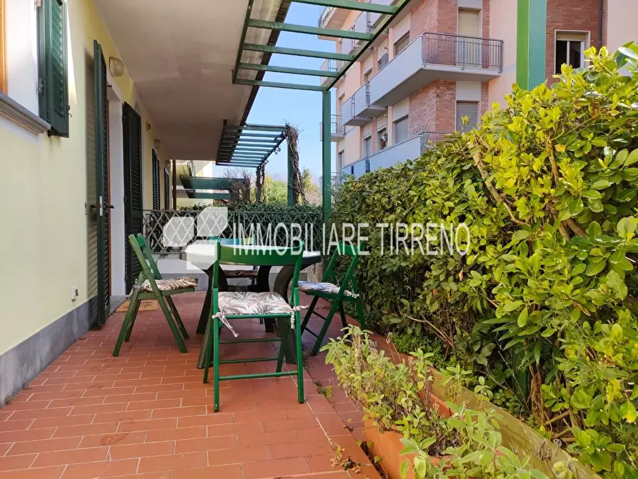 Immagine 4 di Appartamento in affitto  a Massa