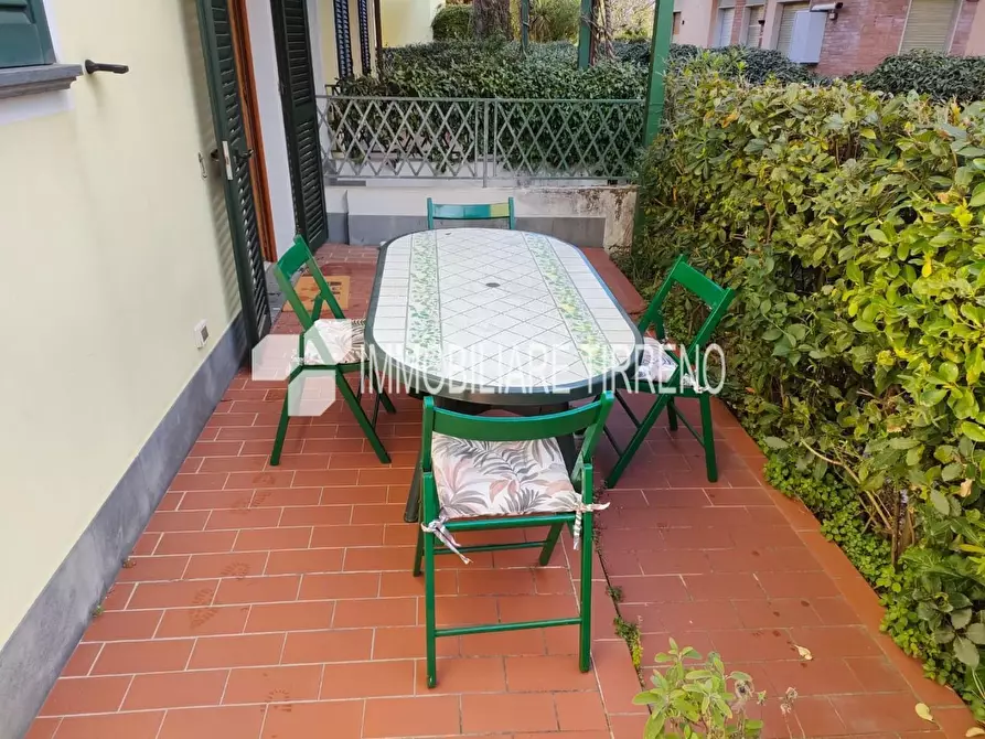 Immagine 5 di Appartamento in affitto  a Massa