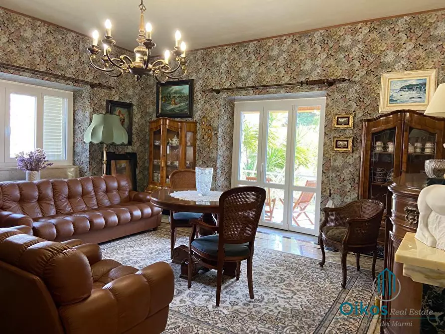 Immagine 2 di Villa in affitto  a Seravezza