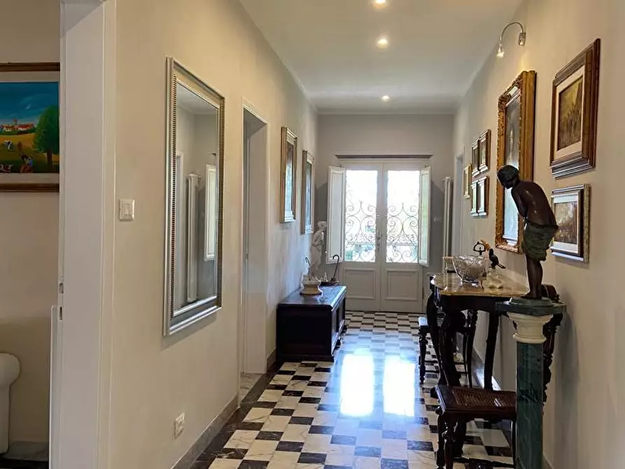 Immagine 1 di Villa in affitto  a Seravezza