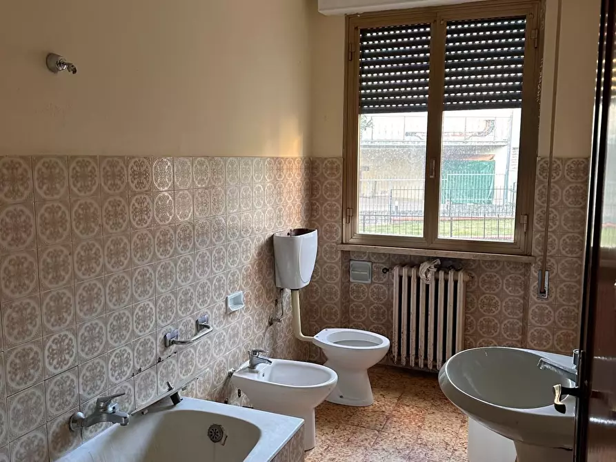 Immagine 5 di Appartamento in vendita  a Massa