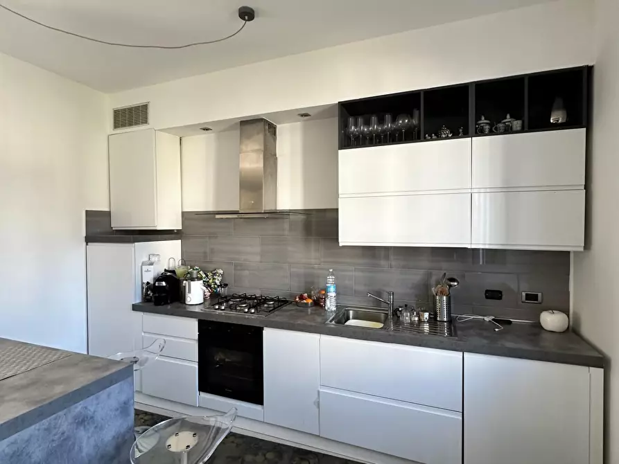 Immagine 5 di Appartamento in vendita  a Massa