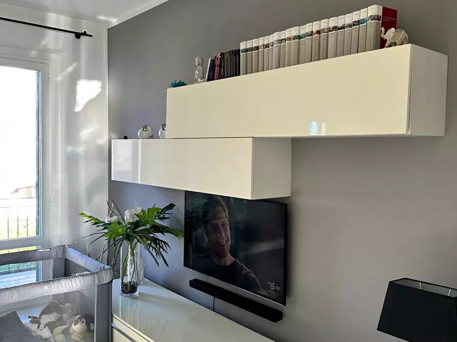 Immagine 2 di Appartamento in vendita  a Massa