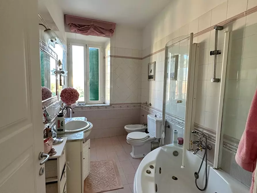 Immagine 7 di Appartamento in vendita  a Massa