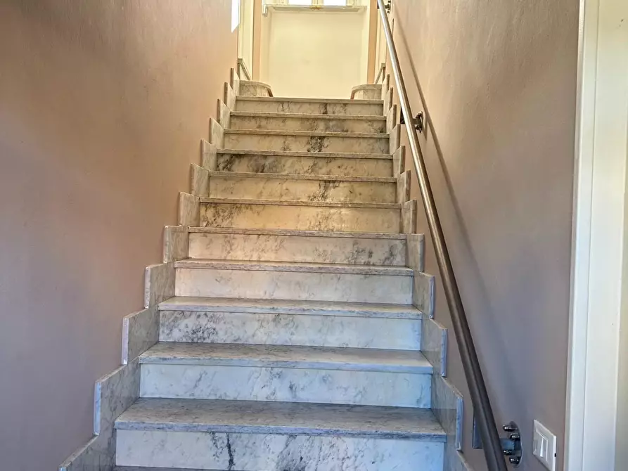 Immagine 10 di Appartamento in vendita  a Massa