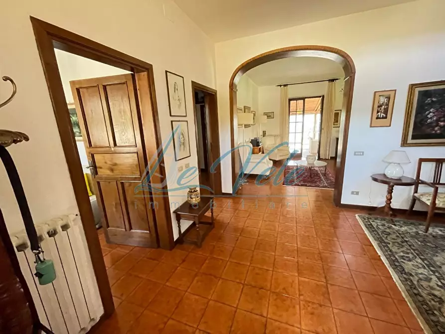 Immagine 14 di Villa in vendita  a Carrara