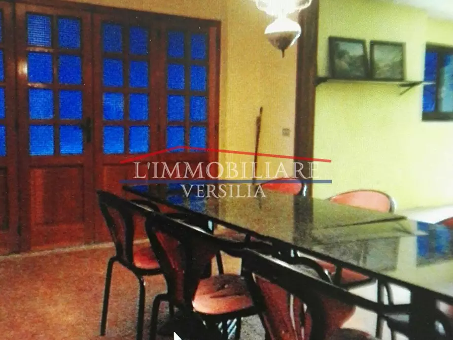 Immagine 7 di Villa in vendita  a Carrara