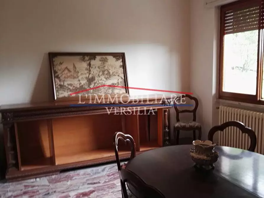 Immagine 9 di Villa in vendita  a Carrara