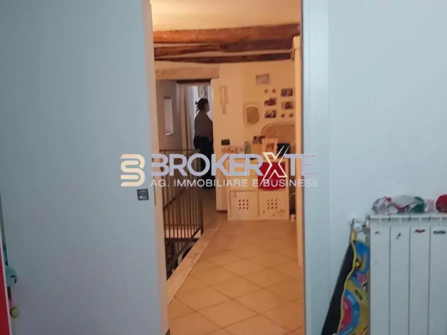 Immagine 8 di Porzione di casa in vendita  a Carrara