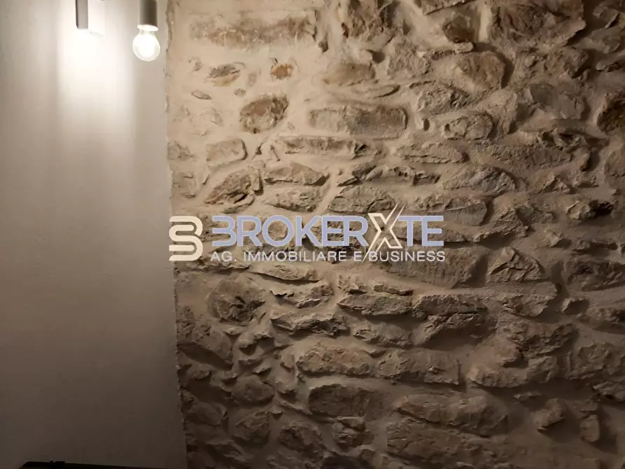 Immagine 20 di Porzione di casa in vendita  a Carrara