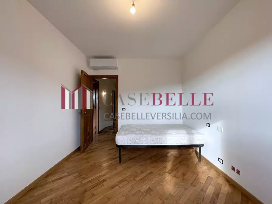 Immagine 78 di Villa in vendita  a Camaiore