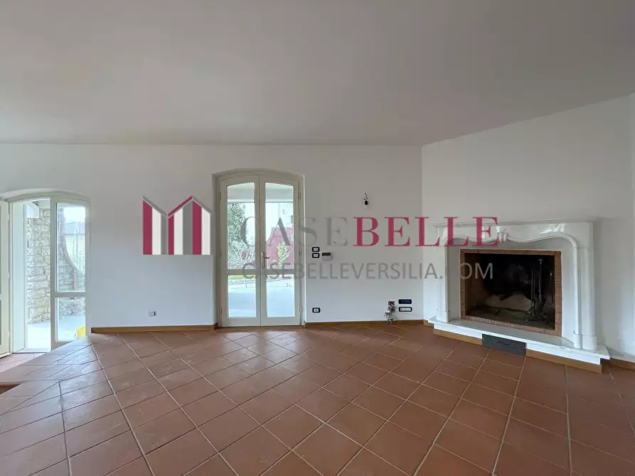 Immagine 7 di Villa in vendita  a Camaiore