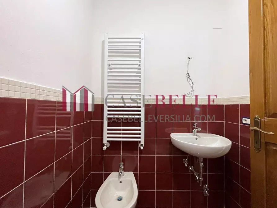 Immagine 46 di Villa in vendita  a Camaiore