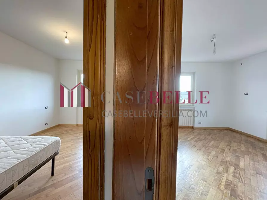 Immagine 74 di Villa in vendita  a Camaiore