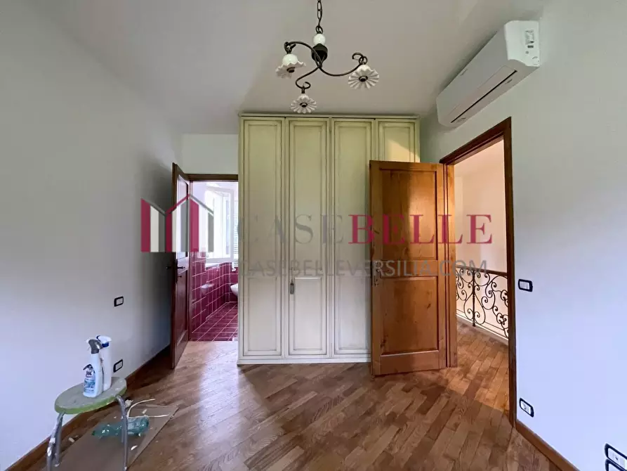 Immagine 38 di Villa in vendita  a Camaiore
