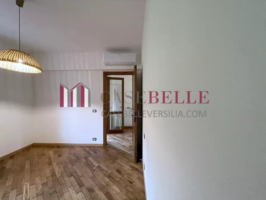 Immagine 62 di Villa in vendita  a Camaiore