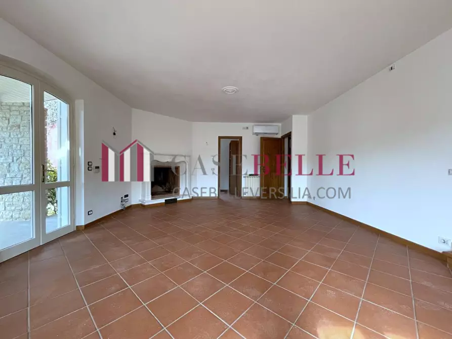 Immagine 5 di Villa in vendita  a Camaiore