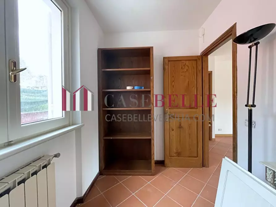 Immagine 11 di Villa in vendita  a Camaiore