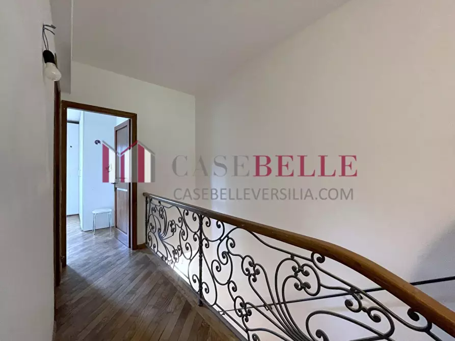 Immagine 42 di Villa in vendita  a Camaiore