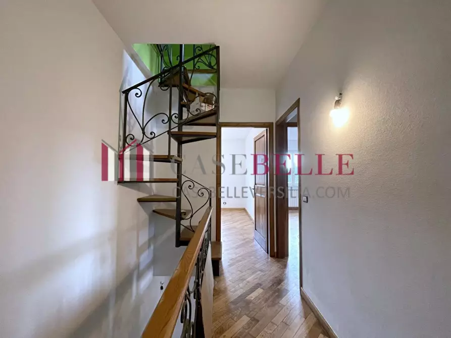 Immagine 63 di Villa in vendita  a Camaiore
