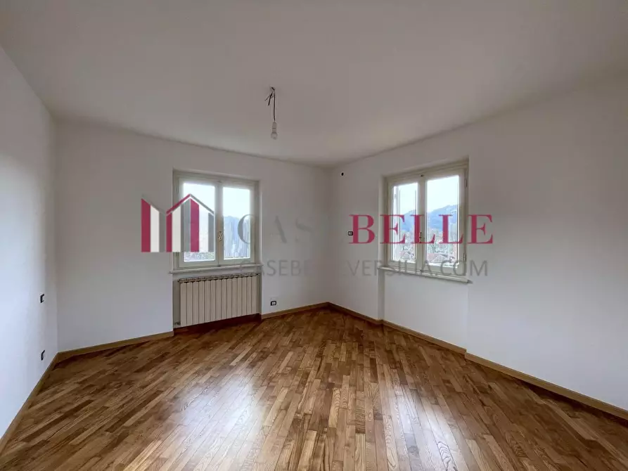 Immagine 70 di Villa in vendita  a Camaiore