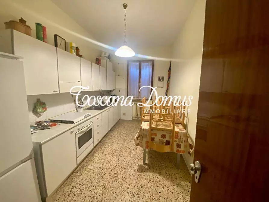 Immagine 2 di Appartamento in vendita  a Siena