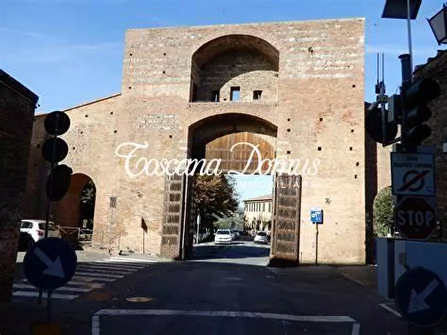 Immagine 8 di Appartamento in vendita  a Siena