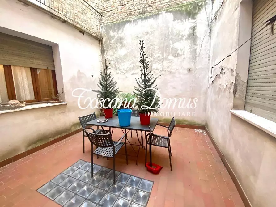 Immagine 3 di Appartamento in vendita  a Siena