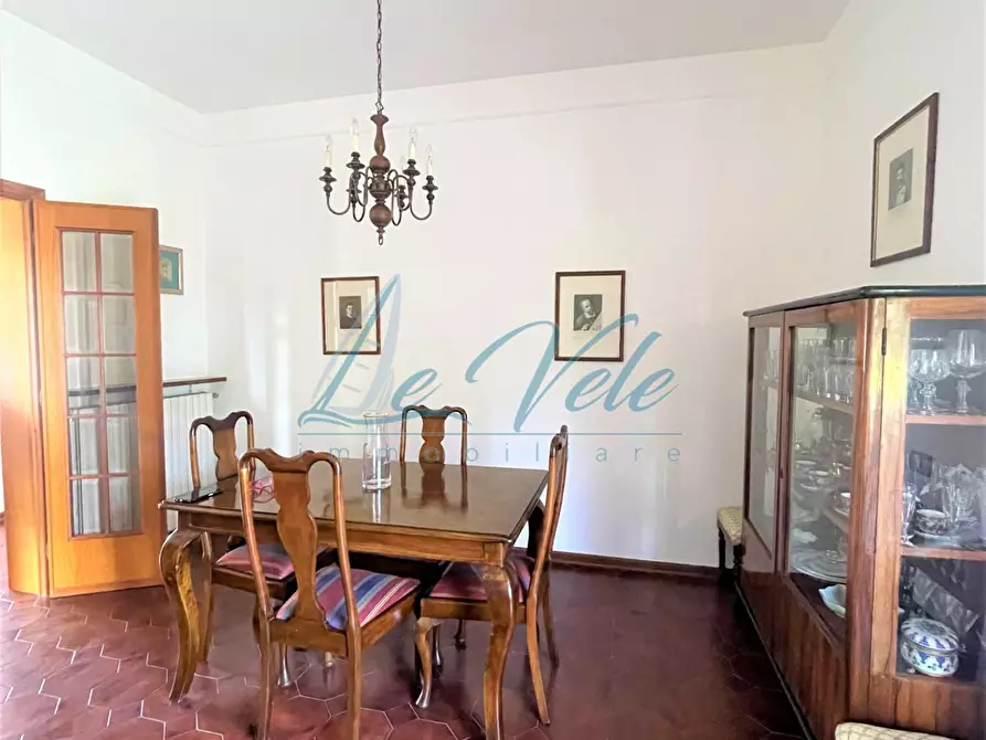 Immagine 2 di Appartamento in vendita  a Massa