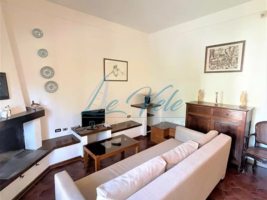 Immagine 4 di Appartamento in vendita  a Massa