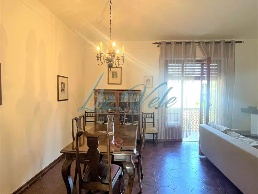 Immagine 3 di Appartamento in vendita  a Massa