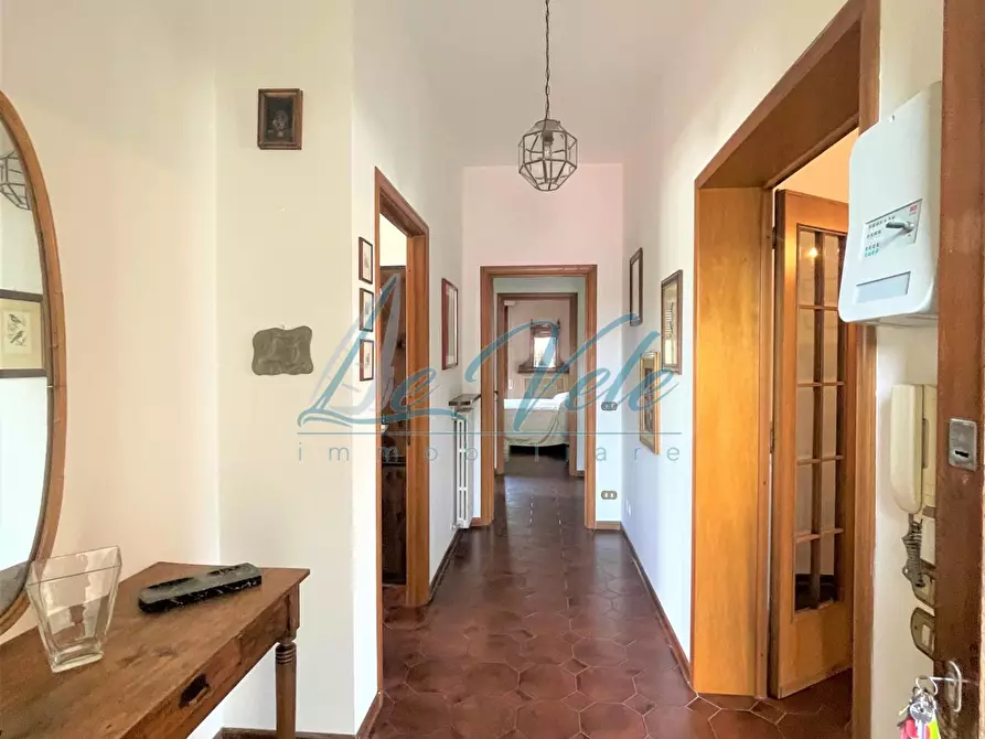 Immagine 5 di Appartamento in vendita  a Massa