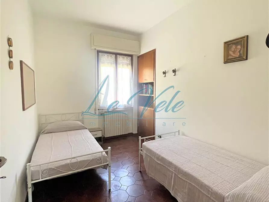 Immagine 10 di Appartamento in vendita  a Massa