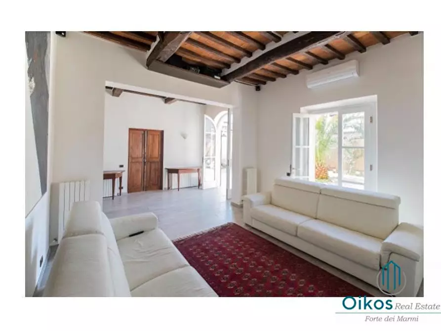 Immagine 9 di Villa in affitto  a Forte Dei Marmi