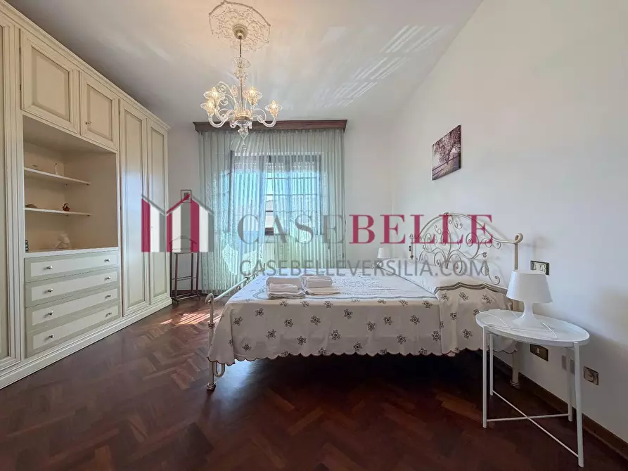 Immagine 42 di Casa indipendente in vendita  a Camaiore